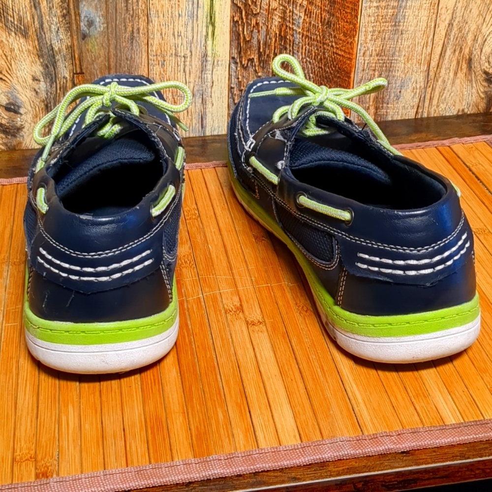 Shoes - Picture 2 of 3